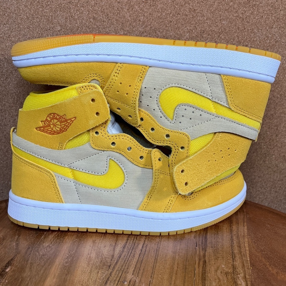 Jordan 1 high w Air Zoom cmft 2
Brand new - Picture 11 of 16